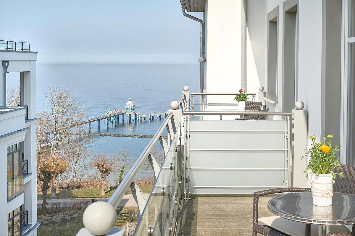 Doppelzimmer Balkon und seitlichem Ostseeblick